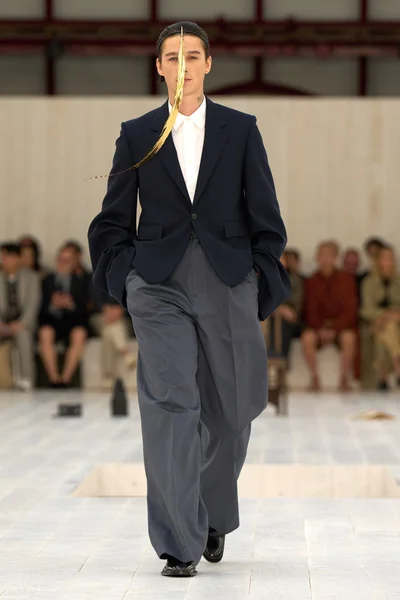 Look 34